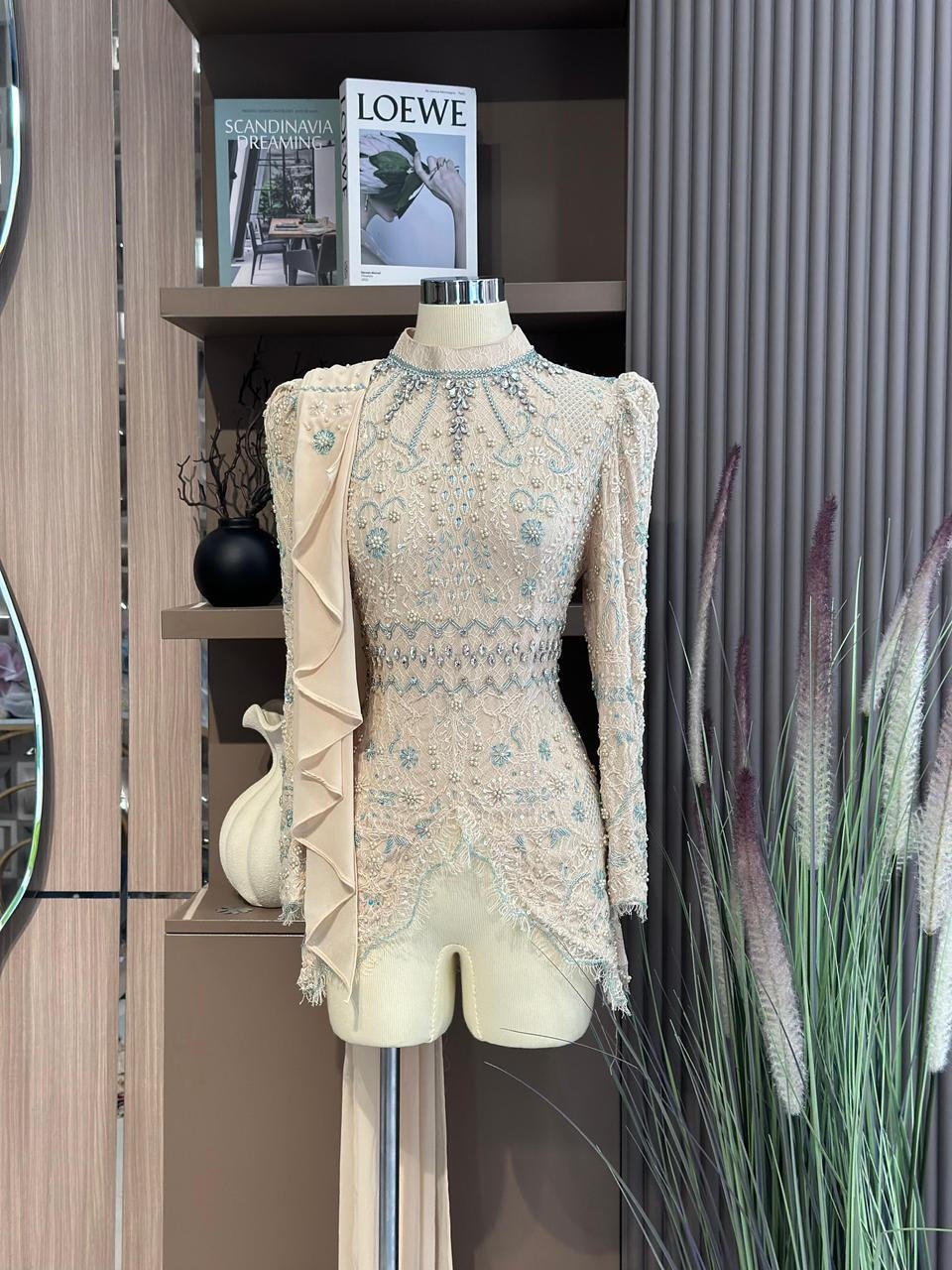 IVONI | Rp.365.000 | Suitetable for hijab | LD : 100-110 bisa resize | Color : Ivory | Include : Rok Songket dan Hijab